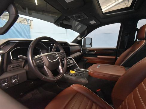 Used 2024 GMC Sierra 2500 Denali Ultimate AWD/4WD image 2