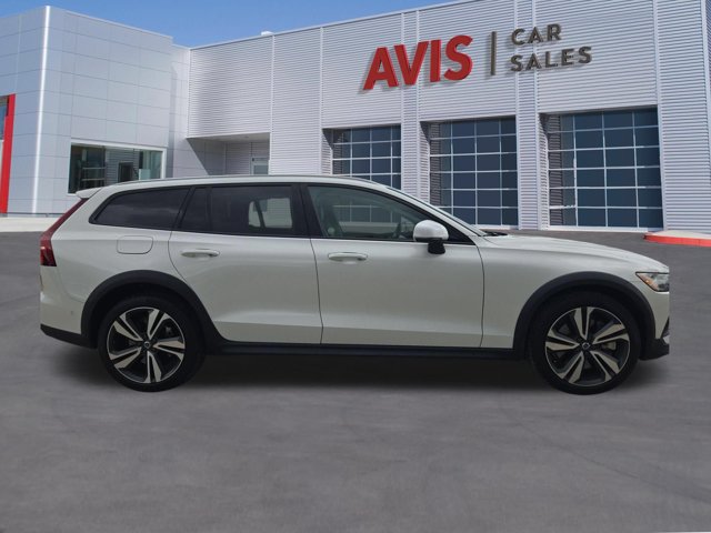Used 2025 Volvo V60 B5 Cross Country Plus AWD/4WD image 5