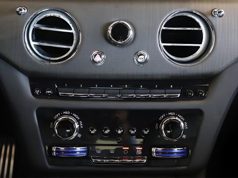 New 2025 Rolls-Royce Spectre image 21