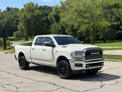 Used 2019 RAM 2500 Limited AWD/4WD image 3