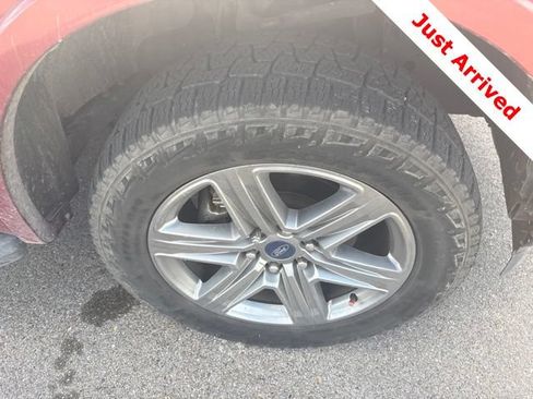 Used 2018 Ford F150 XLT w/ Equipment Group 302A Luxury AWD/4WD image 15