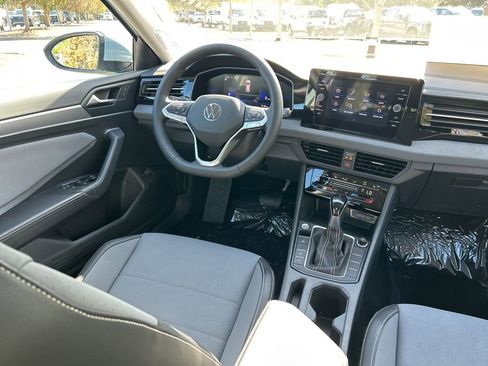 New 2026 Volkswagen Jetta SE FWD image 9