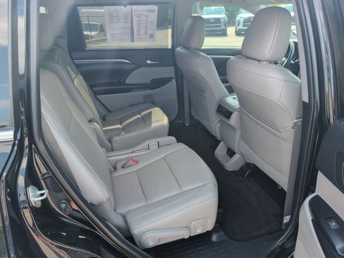 Used 2019 Toyota Highlander Limited AWD/4WD image 13
