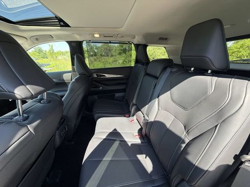 Certified 2026 INFINITI QX60 Luxe w/ Cargo Package FWD image 25