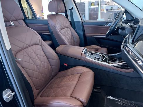Used 2024 BMW X7 xDrive40i image 28