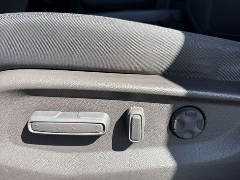 Used 2018 Honda Odyssey EX image 12