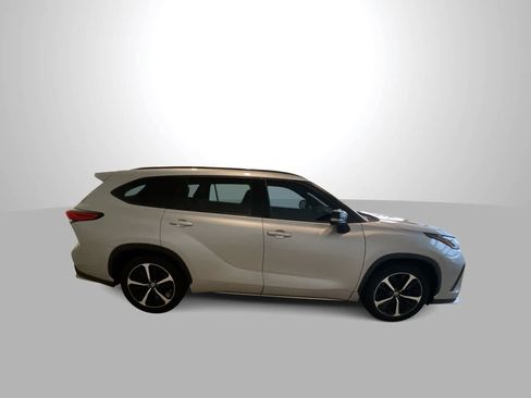 Used 2022 Toyota Highlander XSE image 9