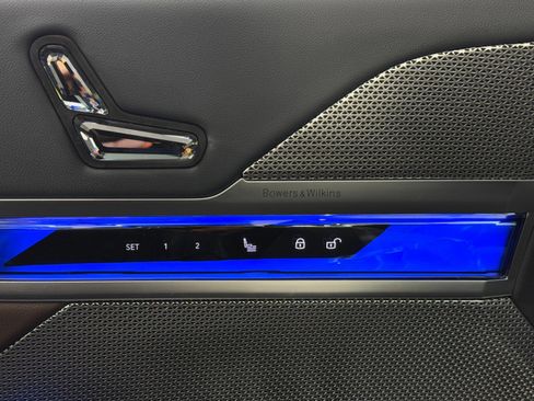 Used 2024 BMW i7 eDrive50 w/ M Sport Package image 18