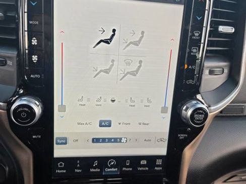 Used 2024 RAM 2500 Laramie w/ Safety Group AWD/4WD image 18
