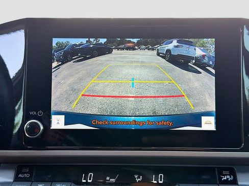Used 2025 Toyota Camry SE FWD image 30