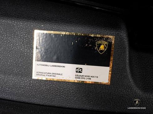 Used 2022 Lamborghini Urus AWD/4WD image 12