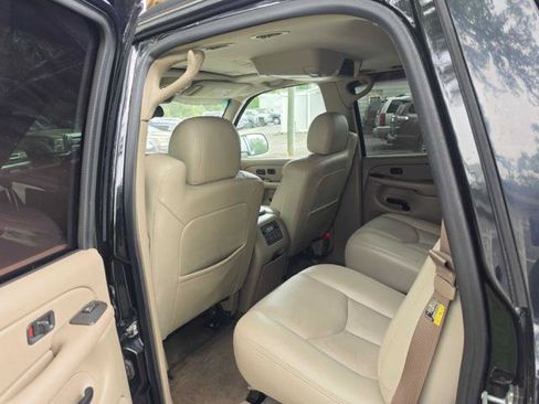 Used 2004 GMC Yukon SLT w/ 1SD Preferred Equipment Group AWD/4WD image 11