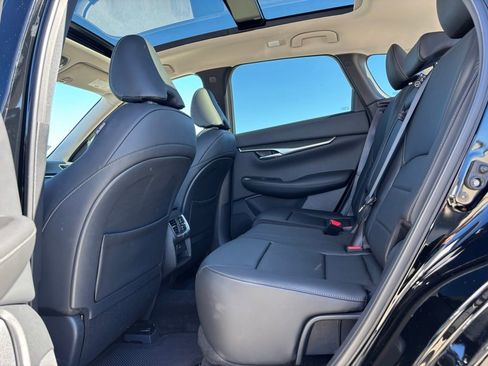New 2025 INFINITI QX50 Luxe image 8