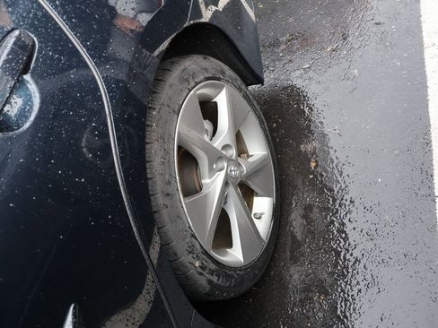 Used 2014 Toyota Camry SE FWD image 12
