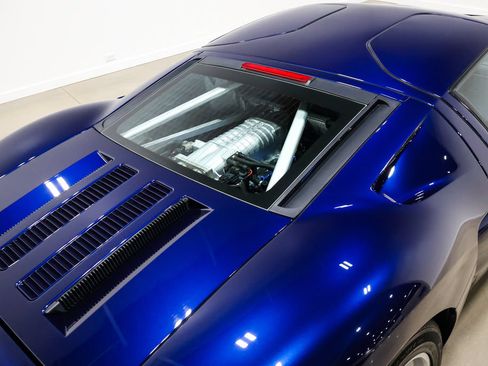 Used 2005 Ford GT RWD image 61