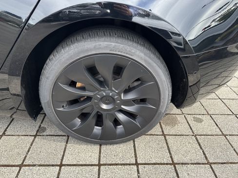 Used 2018 Tesla Model 3 Long Range RWD image 12