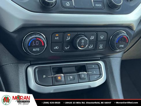 Used 2022 GMC Acadia SLE w/ LPO, Cargo Package AWD/4WD image 23