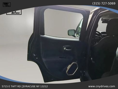 Used 2017 Jeep Renegade Sport w/ Power & Air Group AWD/4WD image 11
