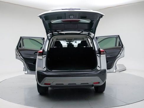 Used 2023 Nissan Rogue SV AWD/4WD image 21