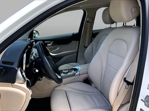 Used 2019 Mercedes-Benz GLC 300 4MATIC image 8