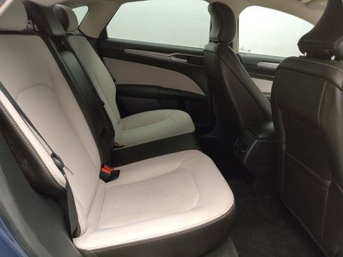 Used 2019 Ford Fusion SE w/ Equipment Group 151A image 19