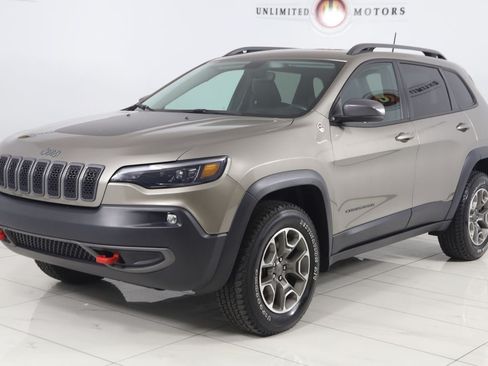 Used 2020 Jeep Cherokee Trailhawk w/ Cold Weather Group AWD/4WD image 5