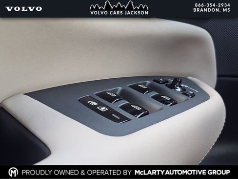 New 2026 Volvo XC90 B6 Plus w/ Protection Package Premier AWD/4WD image 16