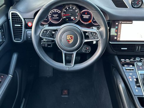Used 2023 Porsche Cayenne Platinum Edition image 14