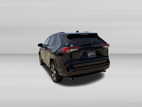 Used 2025 Toyota RAV4 SE w/ Weather & Moonroof Package AWD/4WD image 8