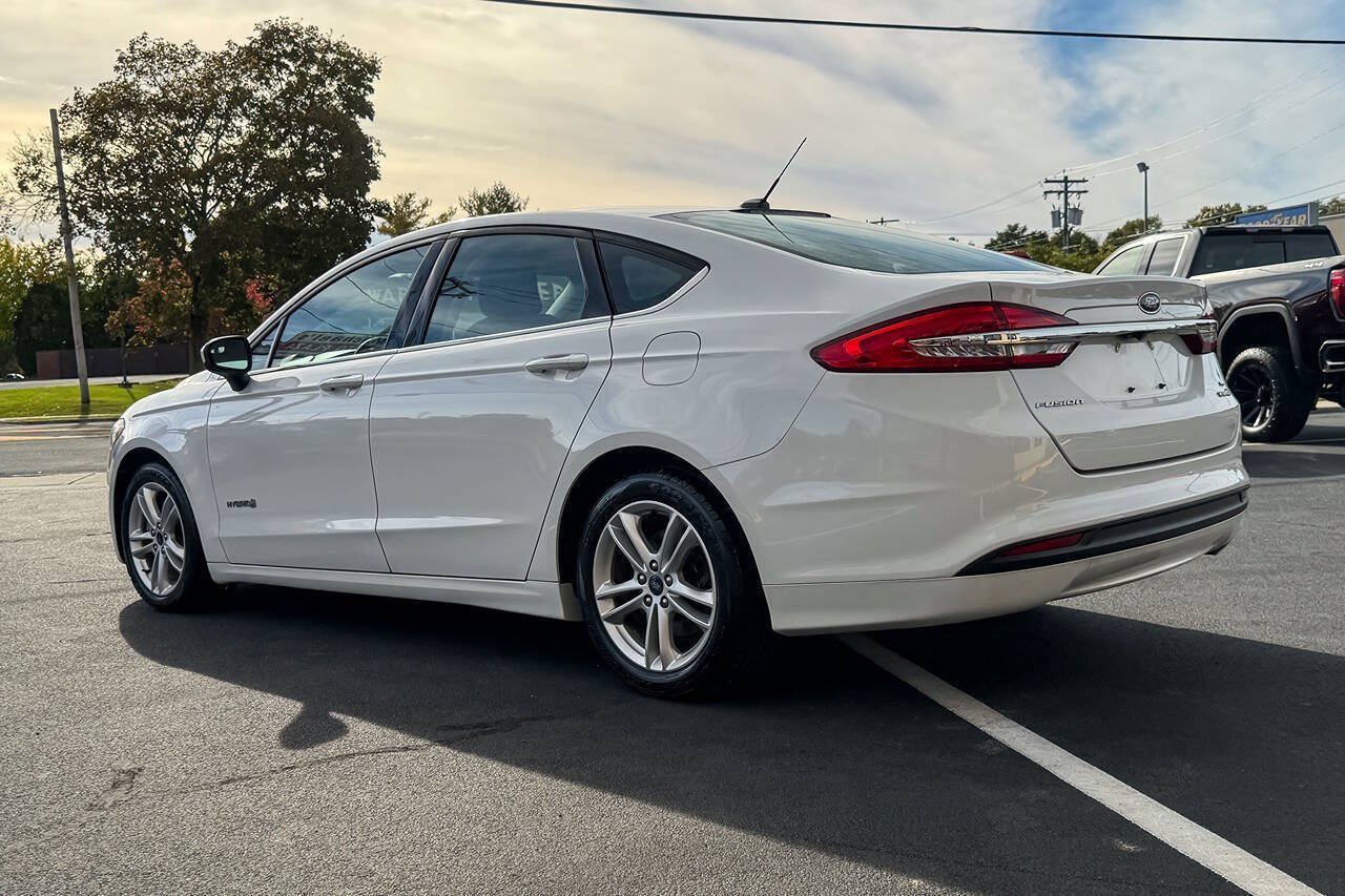 Used 2018 Ford Fusion SE FWD image 6