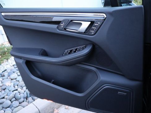 Used 2025 Porsche Macan S image 34