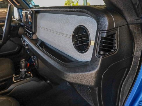 Used 2024 Jeep Wrangler Willys image 34