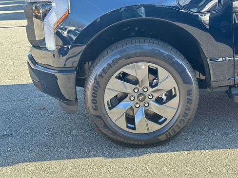 New 2025 Ford F150 Lightning Flash image 33