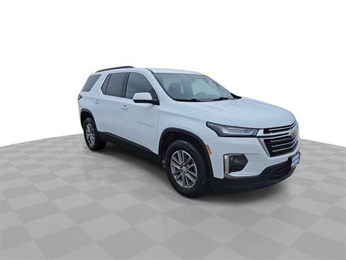 Certified 2022 Chevrolet Traverse LT image 2