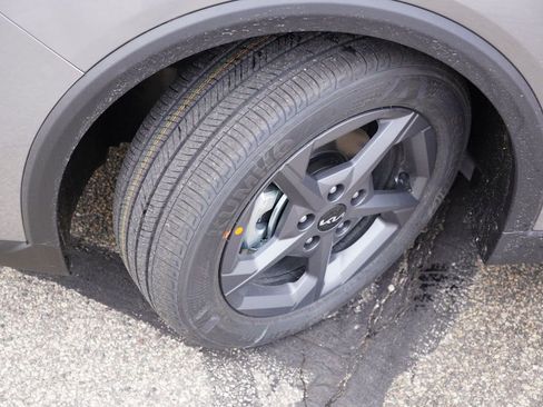 New 2025 Kia K4 LXS image 9