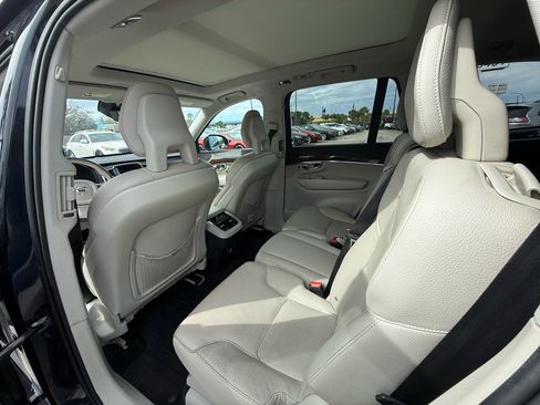 Used 2016 Volvo XC90 T6 Momentum image 12