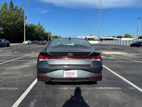 Used 2023 Hyundai Elantra SEL w/ Cargo Package FWD image 12