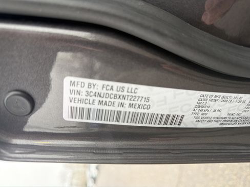 Used 2022 Jeep Compass Limited image 13