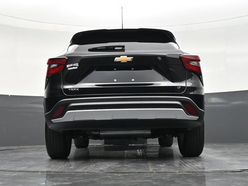 Used 2025 Chevrolet Trax LT FWD image 20