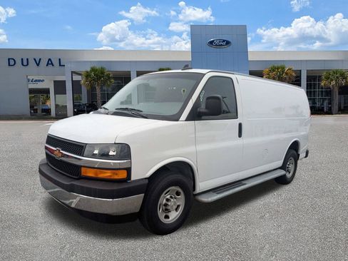 Used 2024 Chevrolet Express 2500 w/ Driver Convenience Package RWD image 8