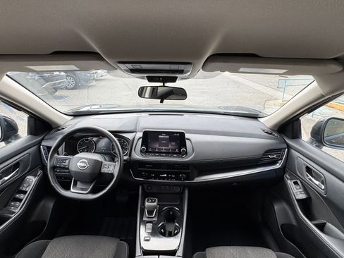 Used 2025 Nissan Rogue SV FWD image 35