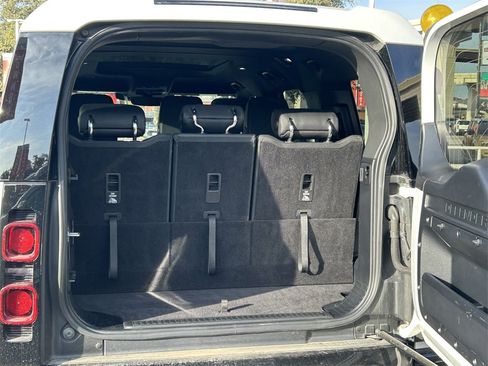 Used 2024 Land Rover Defender 130 X-Dynamic SE image 14