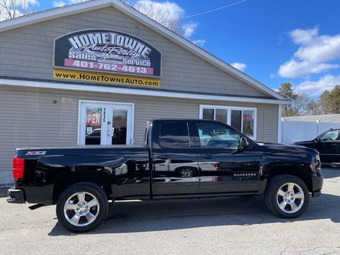 Used 2017 Chevrolet Silverado 1500 LT w/ LT Convenience Package AWD/4WD image 1