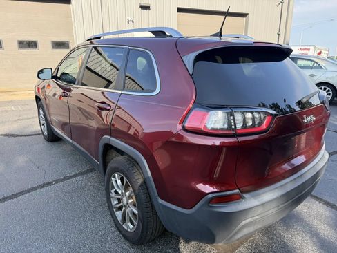 Used 2019 Jeep Cherokee Latitude Plus FWD image 2