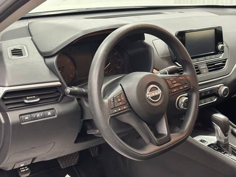 Used 2024 Nissan Altima 2.5 S image 12