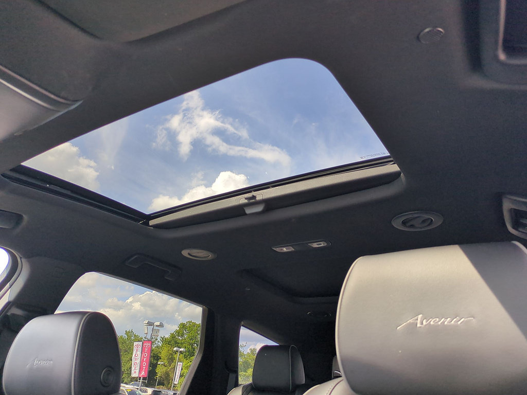 Used 2023 Buick Enclave Avenir w/ Avenir Technology Package AWD/4WD image 28