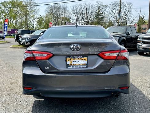 Used 2019 Toyota Camry LE image 7