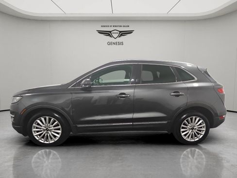 Used 2019 Lincoln MKC Premiere FWD image 2