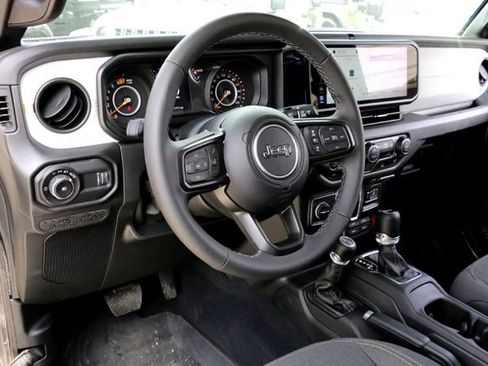 Used 2025 Jeep Wrangler Unlimited Sport AWD/4WD image 8