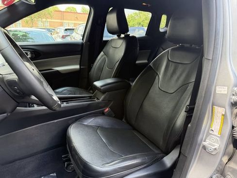 Used 2023 Jeep Compass Limited w/ Elite Group AWD/4WD image 11